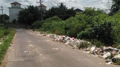 Tumpukan Sampah Liar Mengancam Kebersihan Lingkungan SD 3 dan PLN Serta Gereja Di Koba
