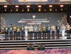 Pemkab Bangka Terima Penghargaan Universal Health Coverage (UHC) Award Kategori Tingkat Madya